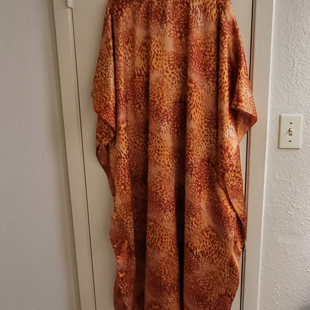 Elegant Orange Patterned Women's Robe - Picture 2 of 8